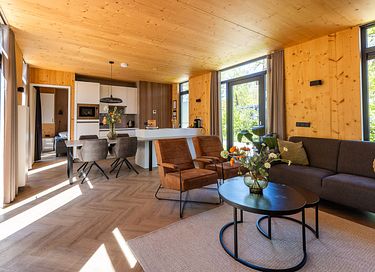 Lodge with an outdoor hot tub and a view - 9