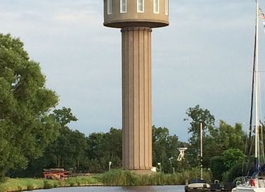 Spend the night in a romantic water tower - 3