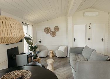 Cottage avec jacuzzi et vue sur un lac - 7