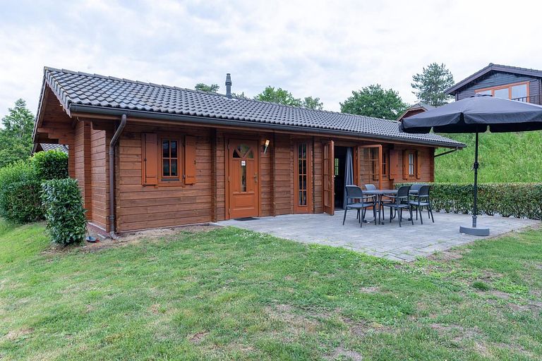 Wooden chalet near a natural lake - 1