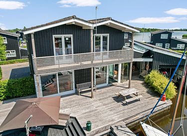 Family villa with wellness on the Sneekermeer - 4