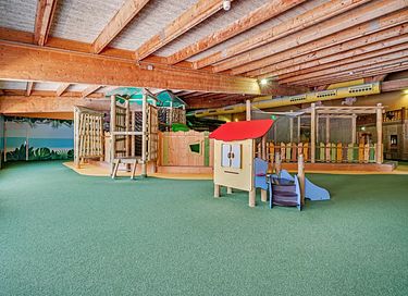 Bungalow with garden and playground - 33