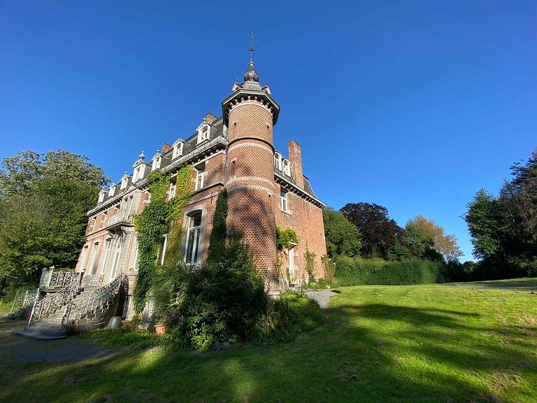 Studio de travail dans un château belge - 1