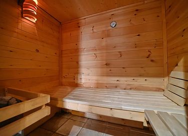 Groepsaccommodatie met sauna en jacuzzi - 13