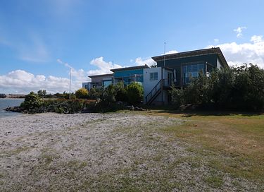 Stijlvolle strandvilla met hottub en uitzicht - 17