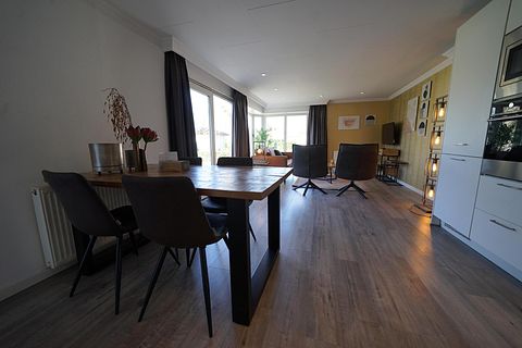 Joli chalet sur un parc de vacances pour 4 personnes - 4