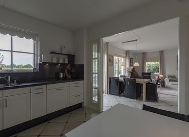 Modern vakantiehuis met prachtige tuin - 10