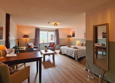 2-person room with shared living kitchen