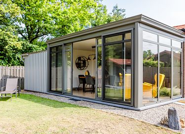 Holiday home close to the beach and harbor