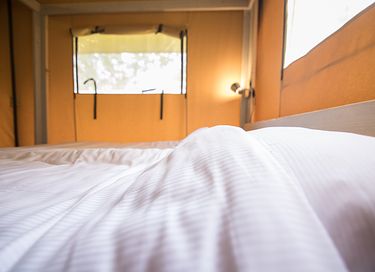 Grote safaritent op avontuurlijke camping - 9