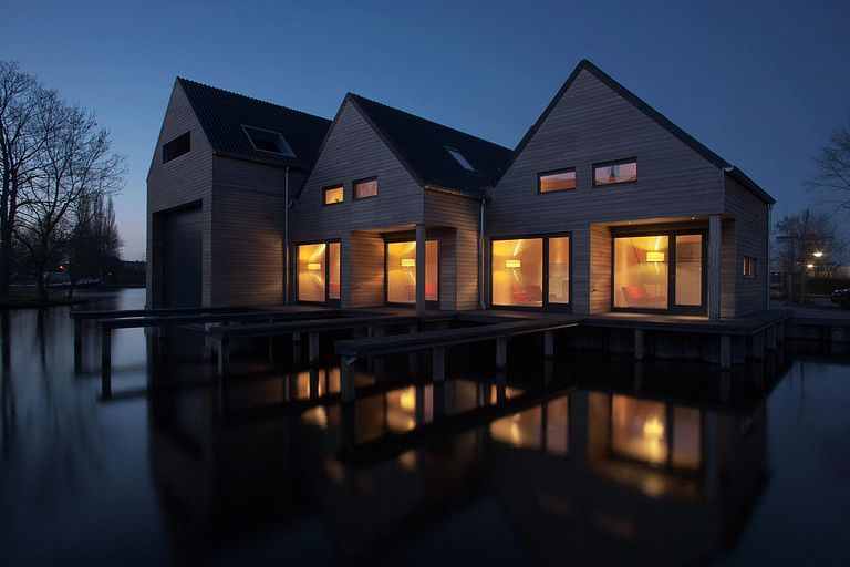 Romantic waterfront stay - 1