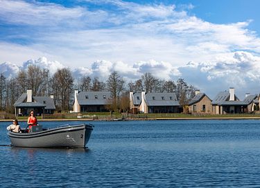 Vakantiehuis vlakbij het water met terras - 18