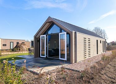 Tiny House op vakantiepark bij het water