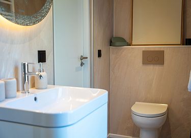 Boshuisje met buiten bad en douche - 17