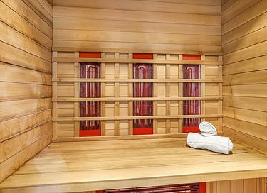 Waterfront holiday home with sauna - 13