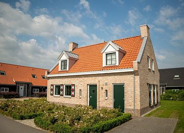Spacious group home near the coast of Zeeland - 3