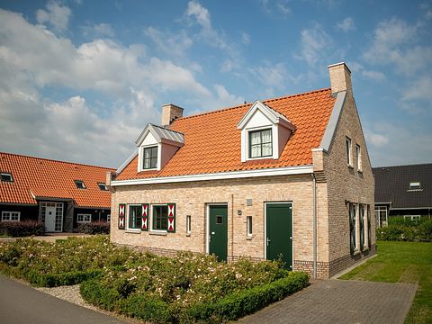 Spacious group home near the coast of Zeeland - 3