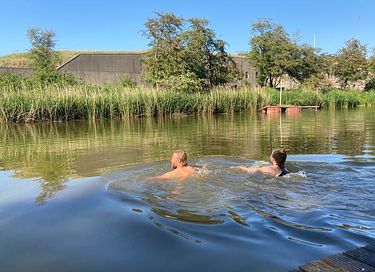 Natuurhuis met sauna en jacuzzi aan het water - 7
