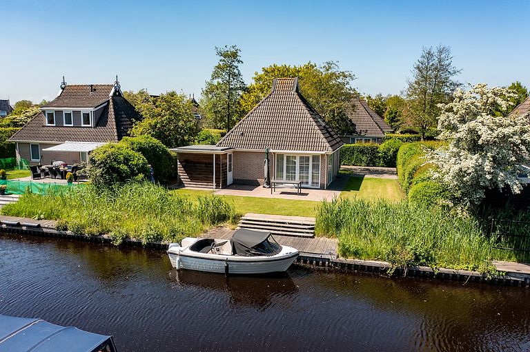 ferienwohnungen am Wasser mit privater Sauna - 1