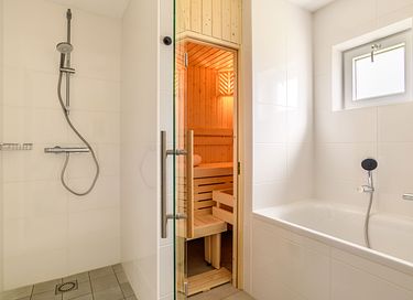 Wellness-Haus am Wasser mit Sauna - 10