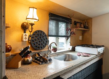 Bijzonder houten huisje tussen de dieren - 17