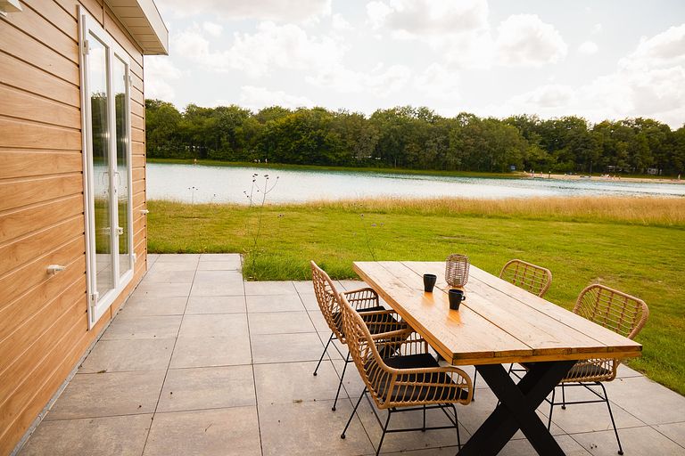 Holiday home with beautiful lake view - 1