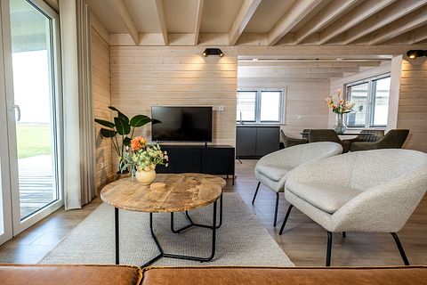 Detached vacation home with veranda - 3