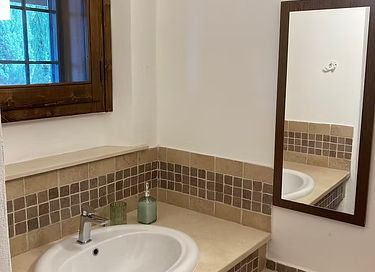 Séjour confortable avec terrasse couverte privée - 9