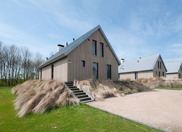 Geräumige Gruppenvilla am Wasser - 3