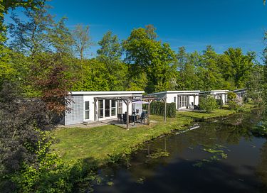 3-persoons lodge gelegen aan het water