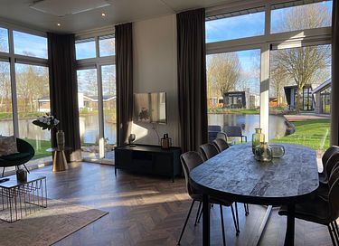 6-persoons vakantiehuis aan het water - 11