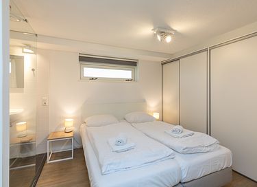 Villa de plage moderne avec sauna et jardin ensoleillé - 11