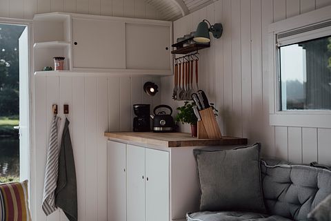 Beautifully decorated shepherds hut for 2 people - 5