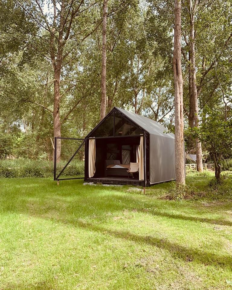 Bijzonder glazen huisje in midden Nederland - 1