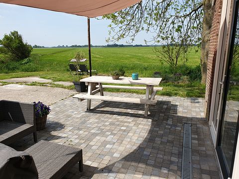 Ehemaliges Kutschenhaus mit Blick auf Wiesen - 2