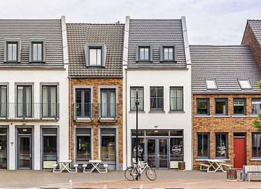 Luxury water villa with its own jetty in Limburg - 18