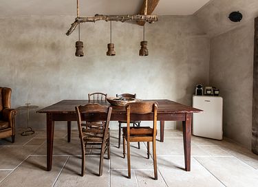 Beautifully renovated farmhouse with many luxuries - 25