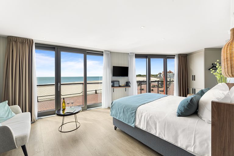 Luxury room with sea view and promenade - 1