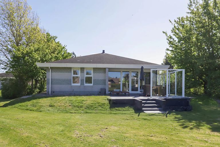 Luxury cottage with jetty - 1