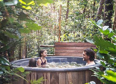 Unique treehouse (5p) with private hot tub - 22