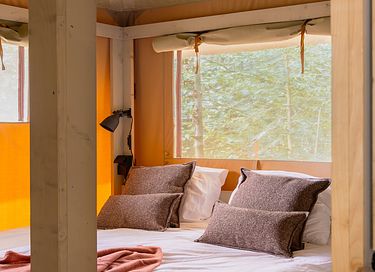 Luxury glamping lodge with private hot tub - 10