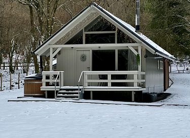Unique chalet with hot tub on a river - 16