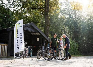 Tiny House umgeben von Wald und mit Whirlpool - 13