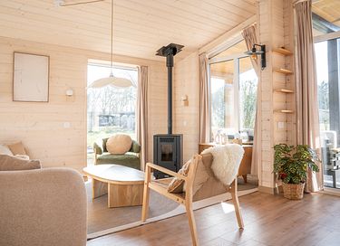 Stilvolle Lodge aus Holz in schöner Umgebung - 4