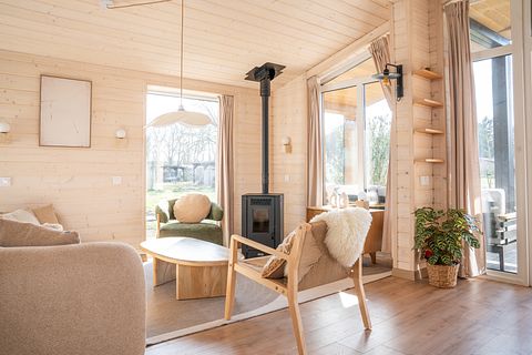 Stilvolle Lodge aus Holz in schöner Umgebung - 4