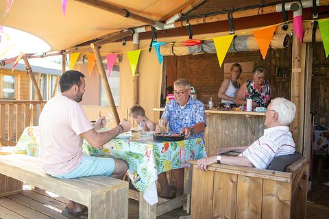 Safaritent (7p) met bedstee en regendouche - 2