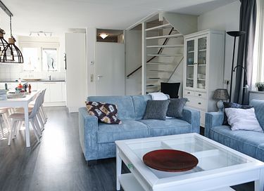 Fine holiday home (8p) with sauna in Zeeland - 8