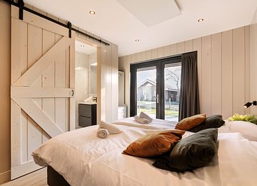 Modern house with bath close to the sea - 14