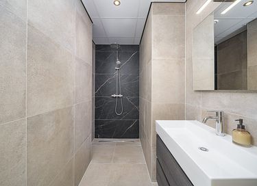 Luxury group accommodation with sauna and hot tub - 23
