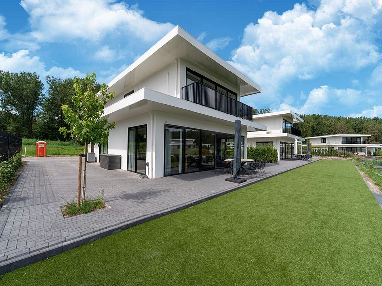 Ruime villa (8p) met eigen wellness - 1